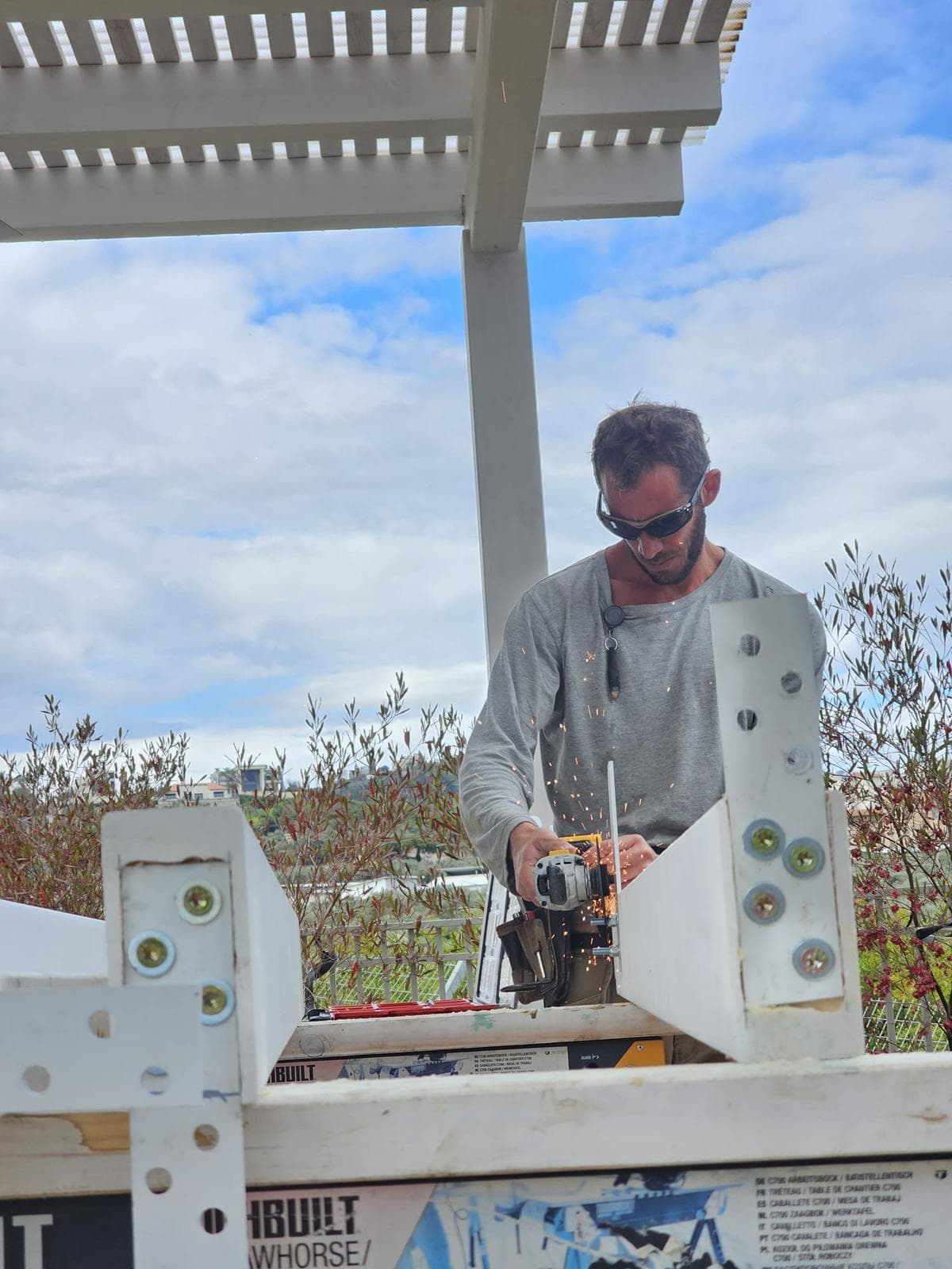 בניית דק עץ